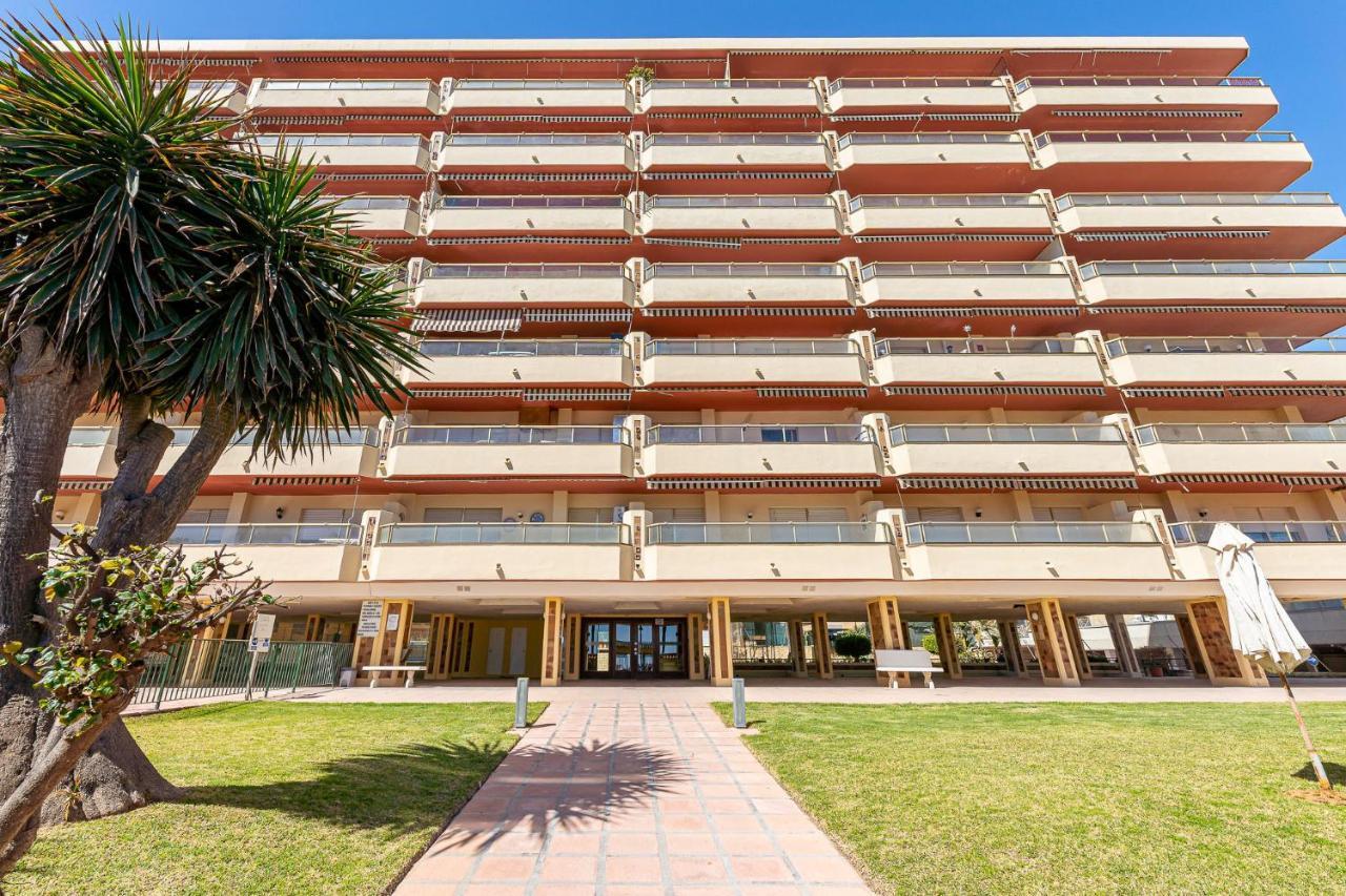 797 Holiday Rentals - Amplio Piso Con Terraza En Primera Linea De Playa Торремолинос Экстерьер фото