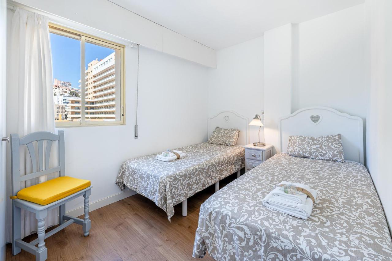 797 Holiday Rentals - Amplio Piso Con Terraza En Primera Linea De Playa Торремолинос Экстерьер фото